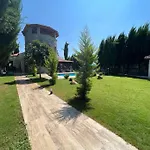 Oasis Tasin Zarafeti,modern Rahatlik ヴィラ