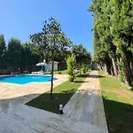 Oasis Tasin Zarafeti,modern Rahatlik ヴィラ ダラマン
