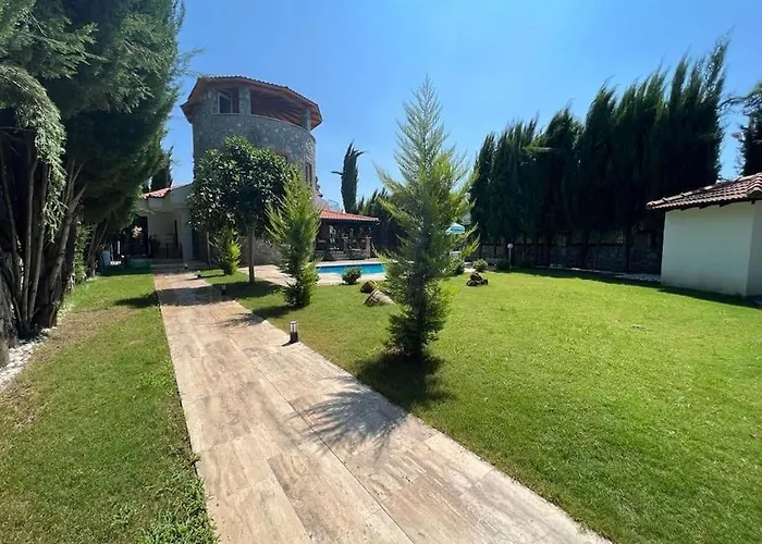 Oasis Tasin Zarafeti,modern Rahatlik 别墅