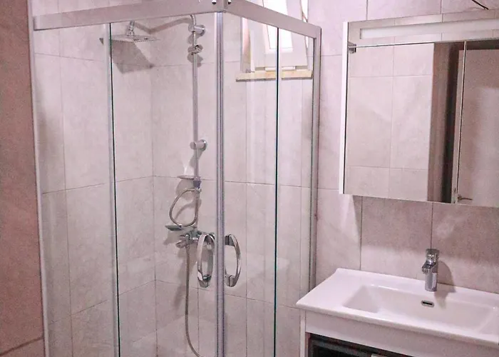Oasis Tasin Zarafeti,modern Rahatlik Vila